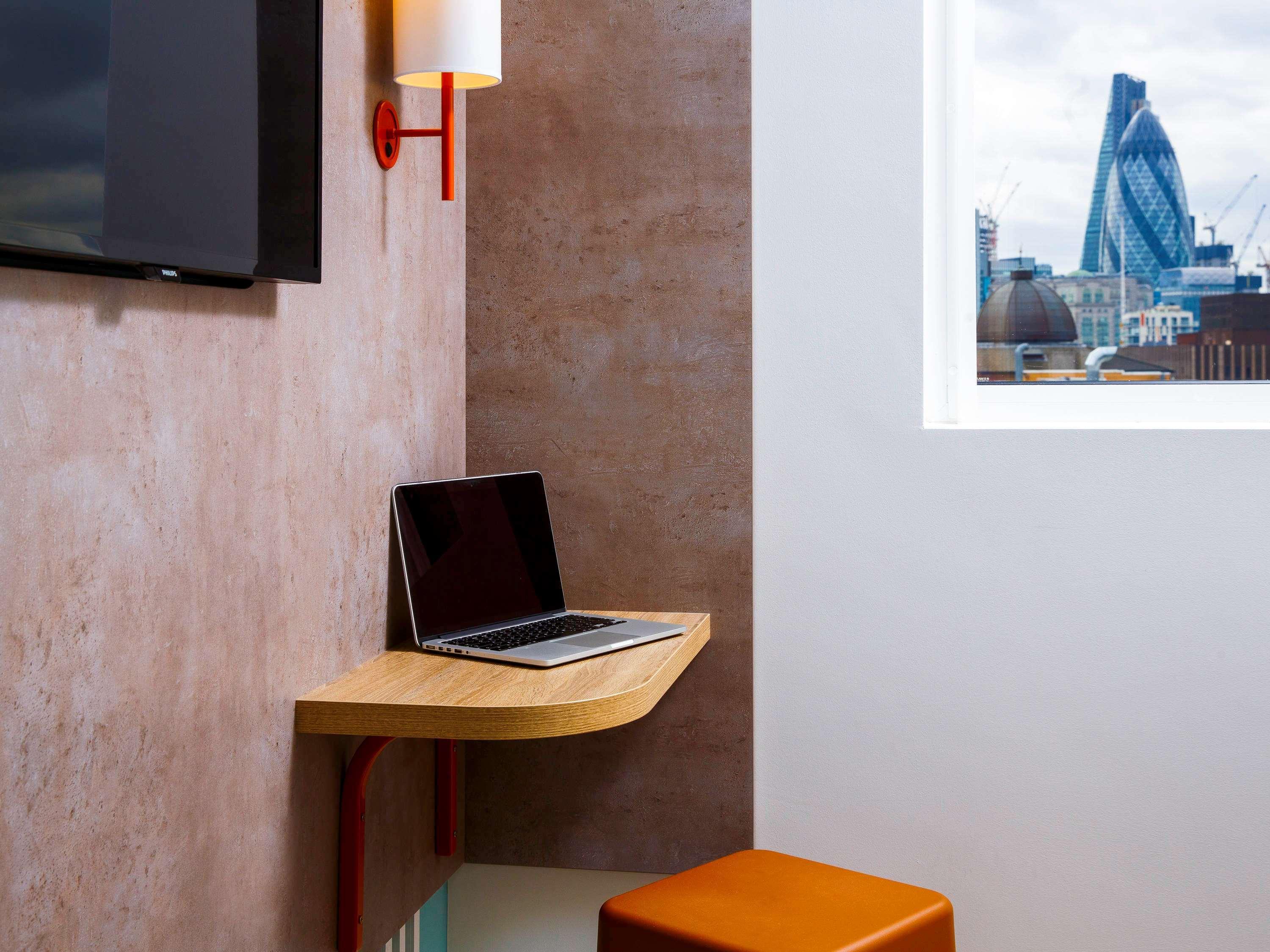 Ibis Budget London Whitechapel - Brick Lane Bagian luar foto
